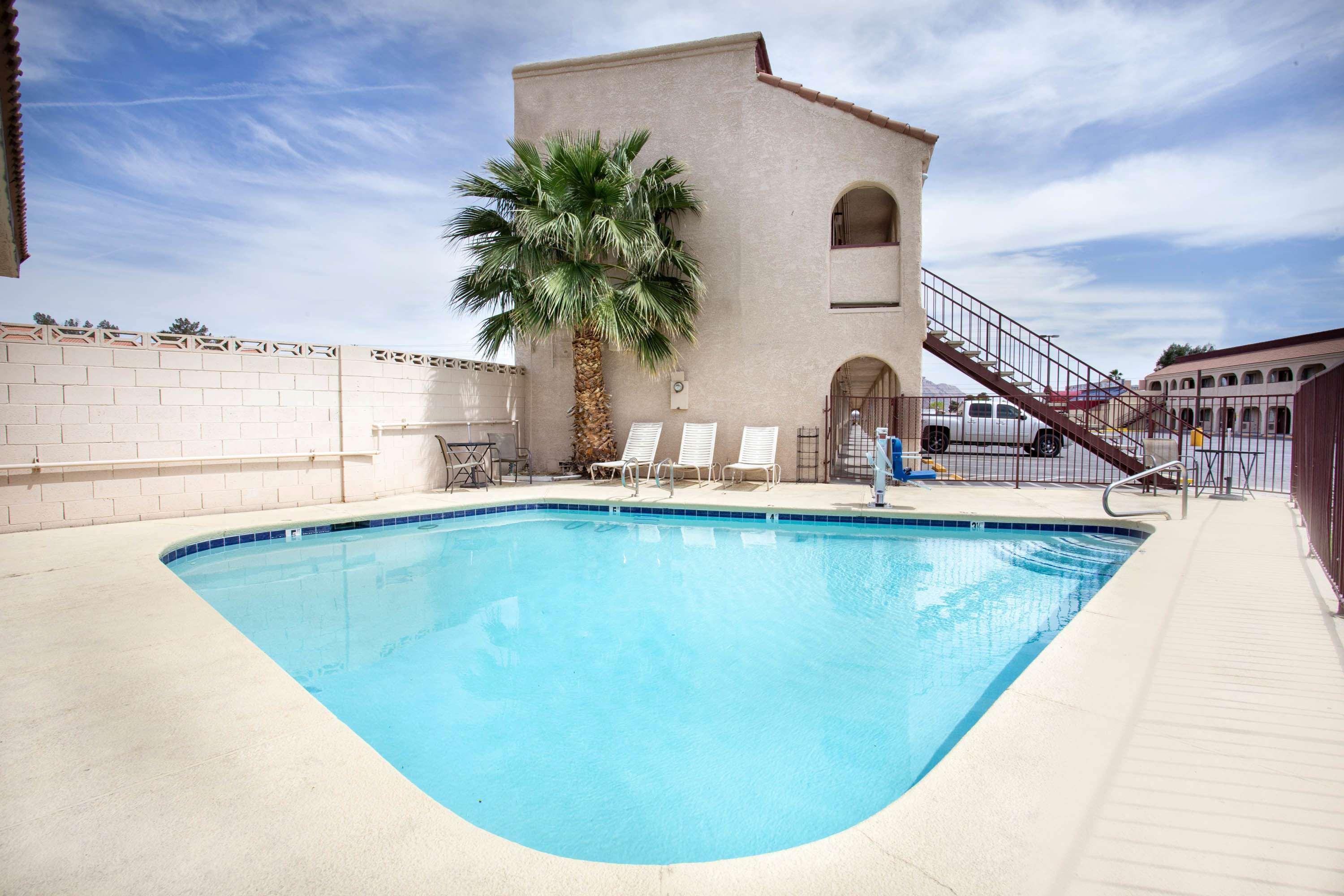 Super 8 By Wyndham Las Vegas Nellis Afb Area Dış mekan fotoğraf