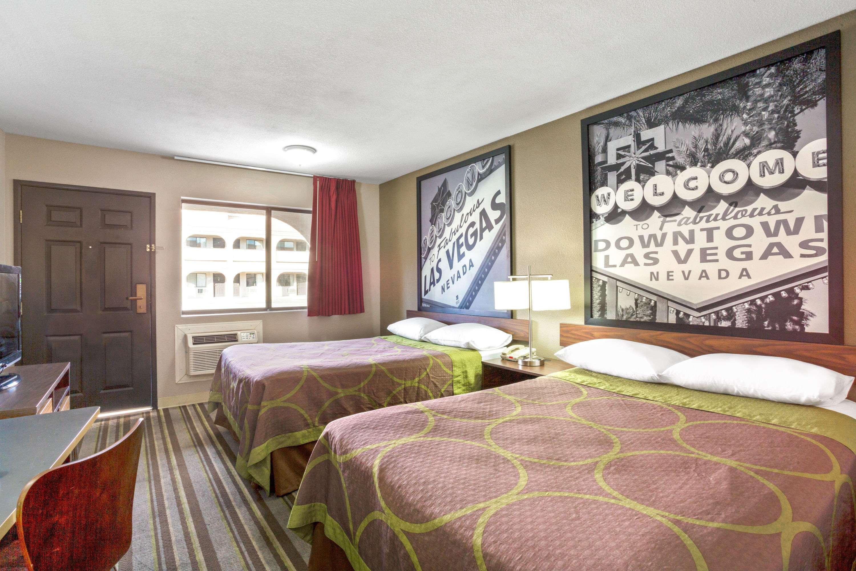 Super 8 By Wyndham Las Vegas Nellis Afb Area Dış mekan fotoğraf