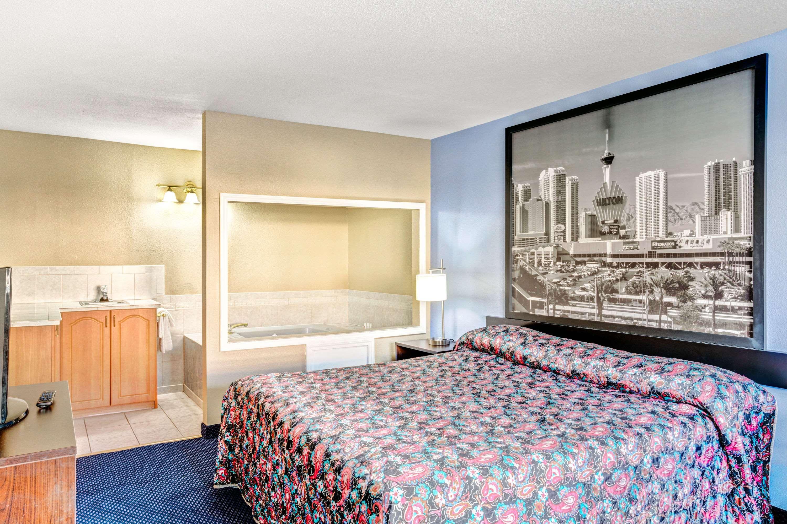 Super 8 By Wyndham Las Vegas Nellis Afb Area Dış mekan fotoğraf